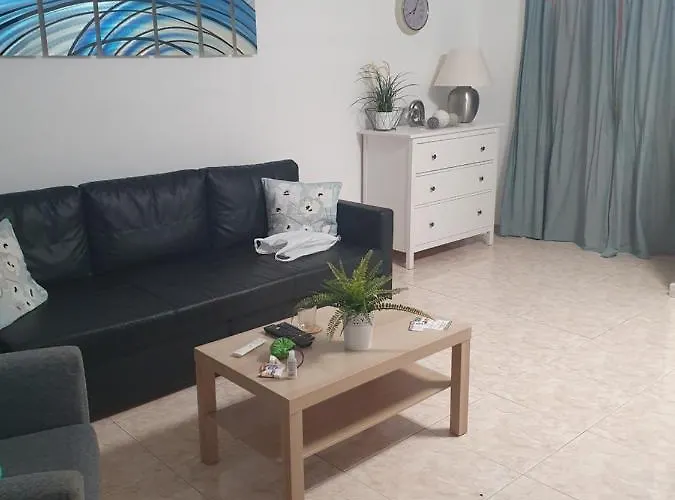 Club Teguisol بيت للعطل