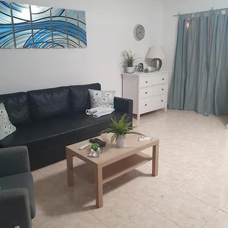 Club Teguisol بيت للعطل