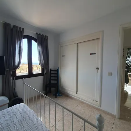 Club Teguisol بيت للعطل